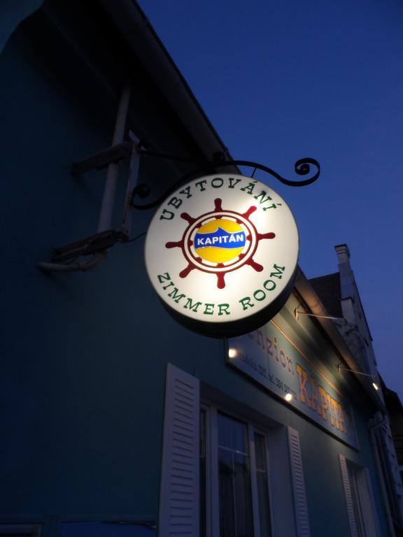 Penzion Kapitan Jindřichŭv Hradec Esterno foto